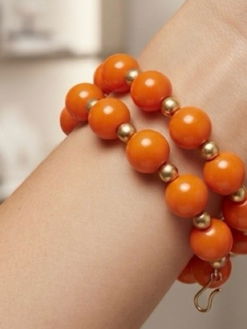 1930’s BAKELITE Clustered Orange Bead Bracelet for Women - Picture 5 of 6